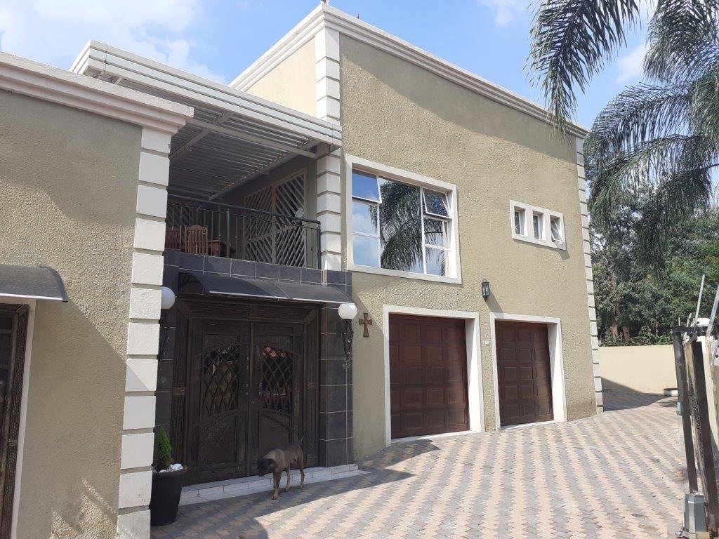 6 Bedroom Property for Sale in Safari Gardens North West